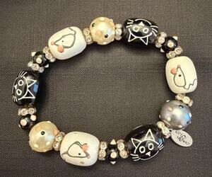 Kate & Macy stretch bracelet glass beads black and white cats and mice 7”